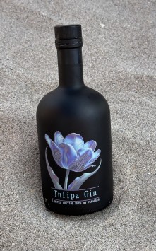 1 fles Tulia Gin 500 ml